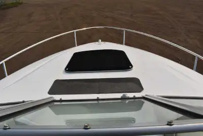 Powered by a Volvo Penta engine with smooth, reliable performance. This is a well-built Chaparral wi...