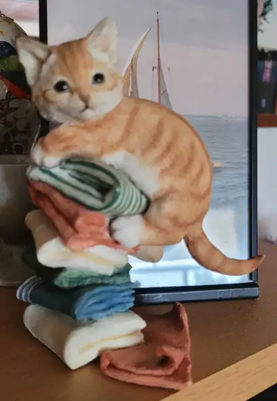 in great condition figurine.