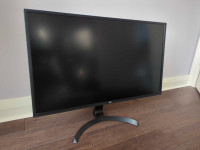LG 32" 4k monitor with built in speakers