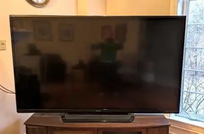 Sharp 80" HD Flat Screen TV / Television HD Ecran Plat 80", View more