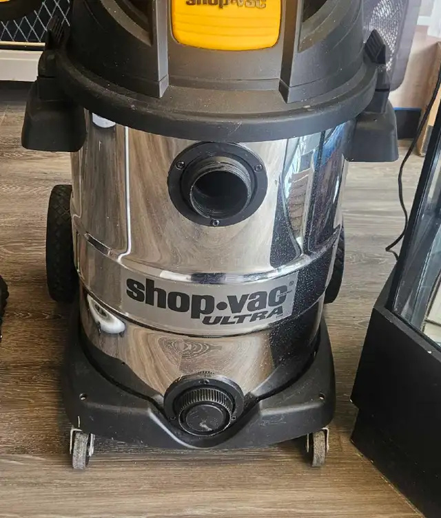12 GAL Shop Vac with Accessories 