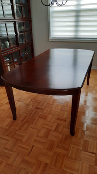 Dinning room table with extension for 8 36” wide 