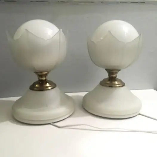 2 Mid Century Murano Glass Table Lamps - in Excellent Condition in Indoor Lighting & Fans in City of Montréal - Image 7