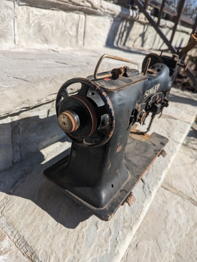 Antique Singer Sewing Machine Arts & Collectibles Mississauga