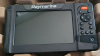 Raymarine Element 7S Navionics + US/Canada Chart