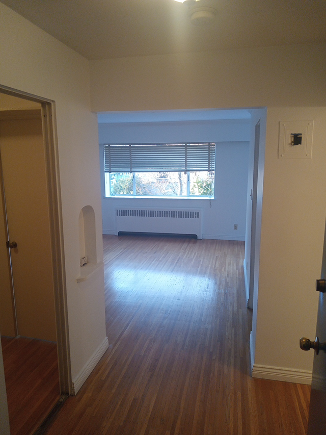 $1,795 Studio - Downtown Vancouver - Available Now