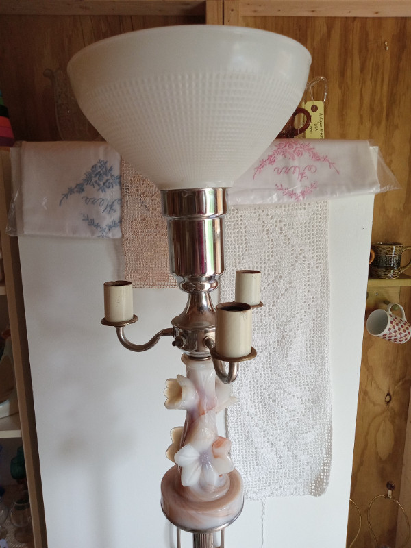 Antique Torchiere Floor Lamp in Indoor Lighting & Fans in Oakville / Halton Region - Image 2