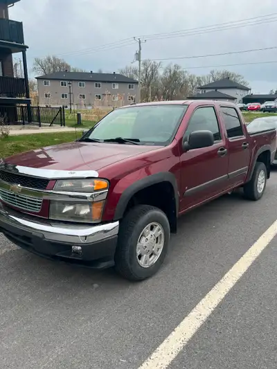 Je vends mon Colorado 2008 Très bas mileage . Carfax à l’appui aucun accident Lumière ABS allumé et...