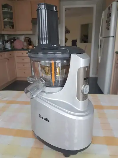 Breville BJS600XL Fountain Crush Masticating Slow Juicer, View more