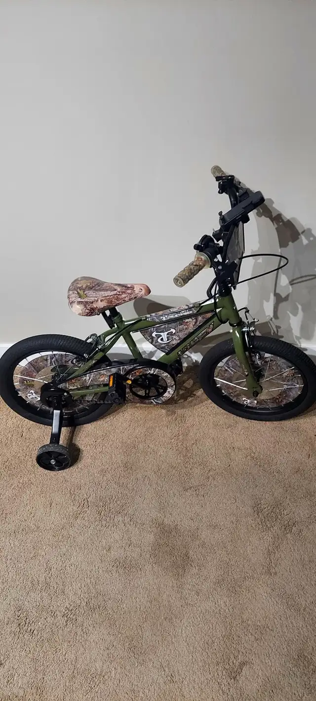 True Timber Camouflage Bike for Boys, 16-inch in Kids in Calgary - Image 7