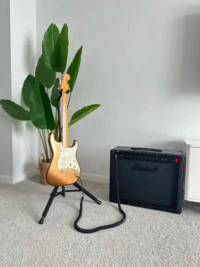 Fender Stratocaster Bruno Mars, View more