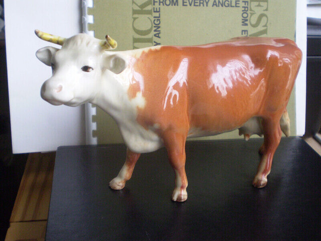 Beswick Farm Animal Figurine - " Hereford Cow " - #948 - in Arts & Collectibles in Kitchener / Waterloo