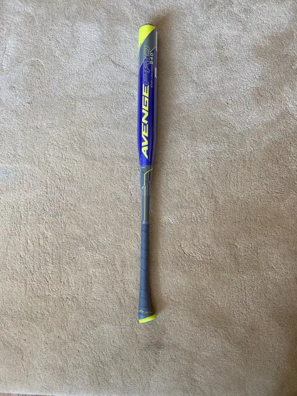 Axe Softball Bat in Baseball & Softball in Markham / York Region - Image 2