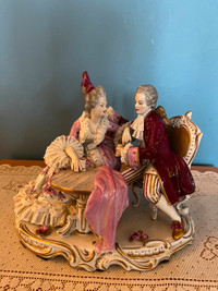 Figurine en porcelaine de Dresde en dentelle