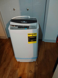 Like New Giantex Large Capacity Washing Machine.
