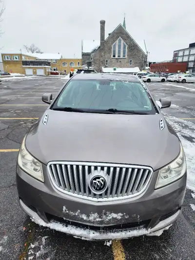 Buick lacrosse 2010 automatique 6cylindres V3.0L très propres int et ext et très économique. Mécaniq...