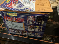 Full box 1993 panini. hockey stickers 100. packs