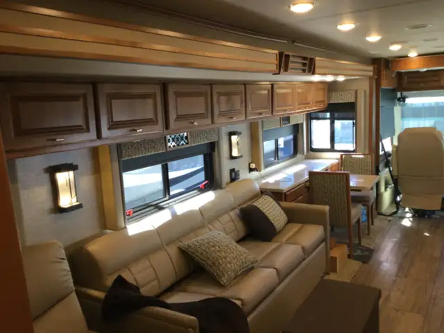 Class a motorhome in RVs & Motorhomes in Delta/Surrey/Langley - Image 13