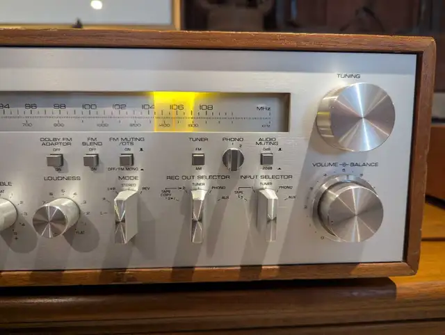 Yamaha CR-1020 AM/FM stereo receiver in Stereo Systems & Home Theatre in Ottawa - Image 6