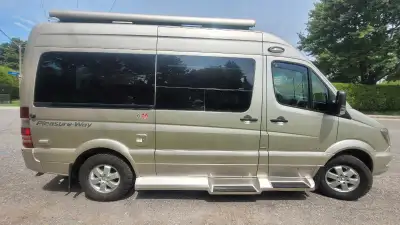 2017 PLEASUREWAY ASCENT TS The Ultimate Glamping Machine. Fully loaded, Canadian-made, top quality C...