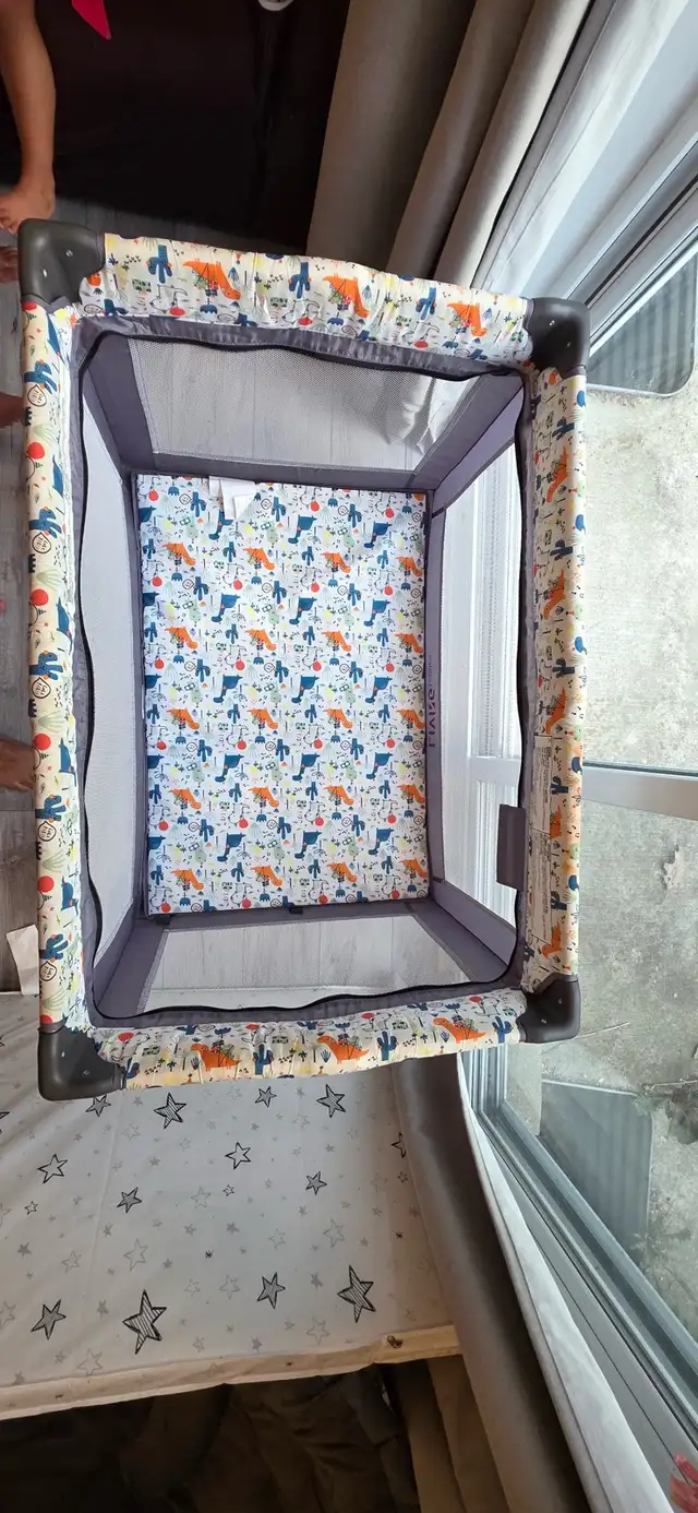 LIVINGbasics Portable Baby Playard in Playpens, Swings & Saucers in Kitchener / Waterloo - Image 4