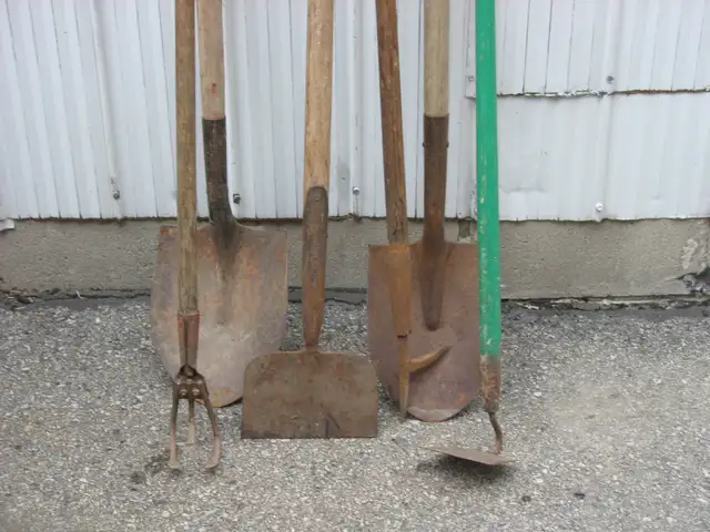 Outils extérieurs in Outdoor Tools & Storage in West Island - Image 2