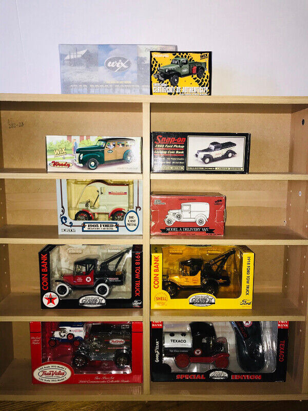 OVER 300 - 1:24 SCALE DIECAST CARS in Arts & Collectibles in Winnipeg - Image 4