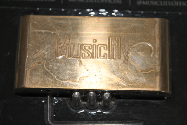 Brass Tremolo Block in Guitars in Medicine Hat - Image 2