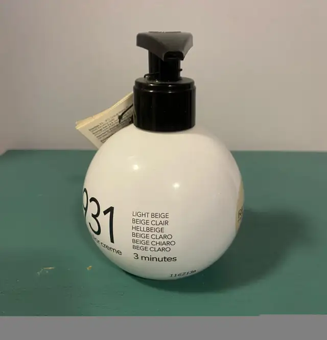New professional hair toner lt biege  in Other in City of Toronto - Image 3