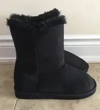 Black Boots - Size 9 (New)