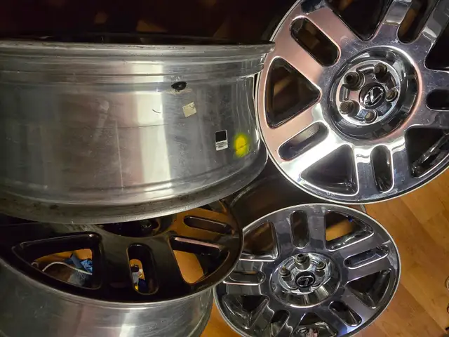 4 - mags chrome pour lexus nx 350 in Tires & Rims in Laval / North Shore - Image 3