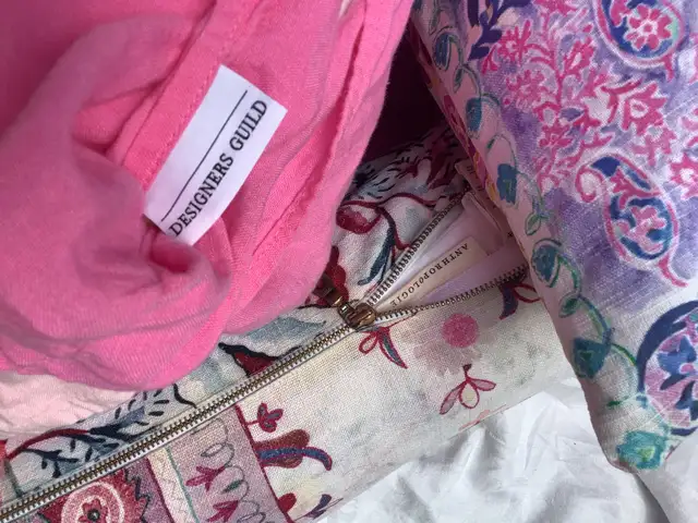 Accent Pillows Antropologie  Linen Inserts included in Home Décor & Accents in Oakville / Halton Region - Image 11