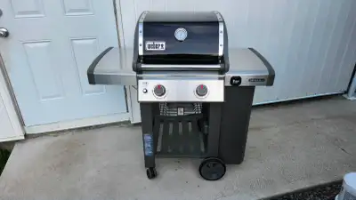 BBQ Weber Genesis II E-210 reconditionné 2 bruleurs principaux pour un total de 26000 BTU Diffuseurs...