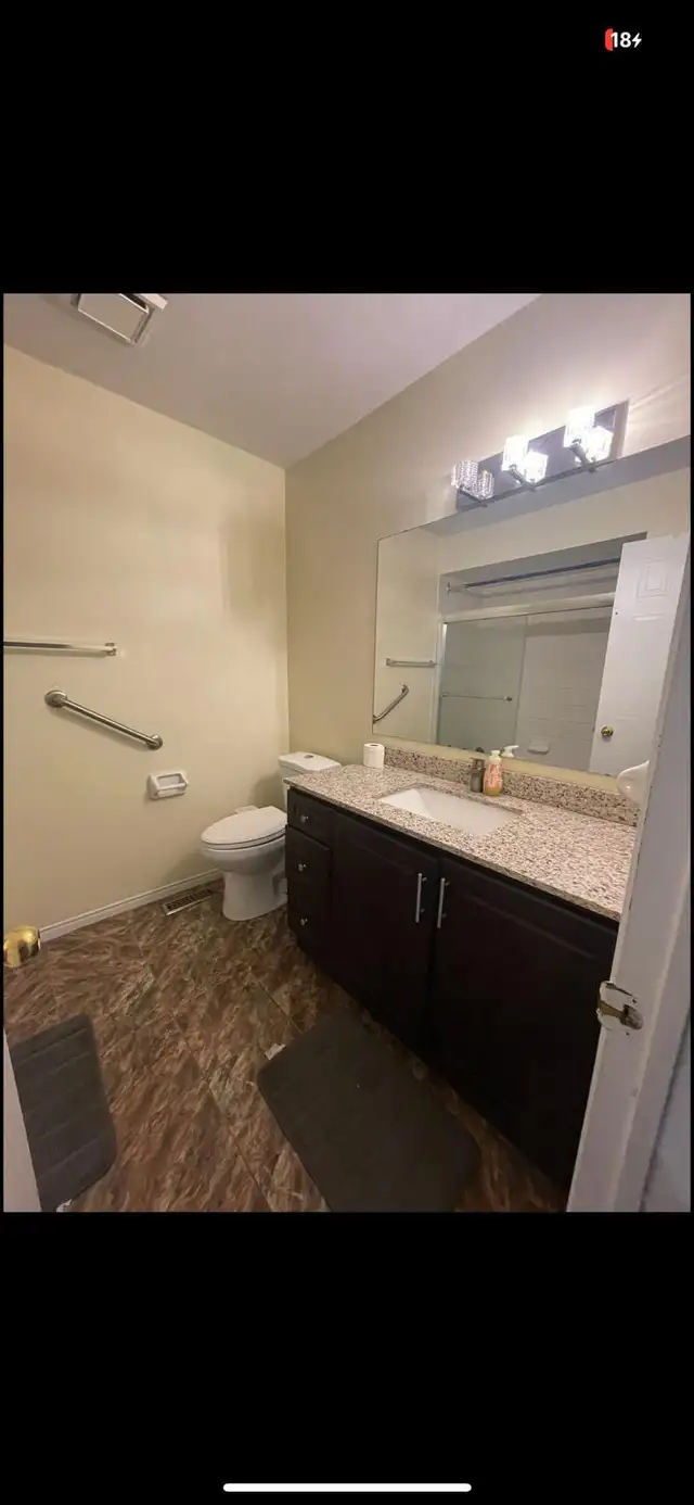 room for rent63793686738435122