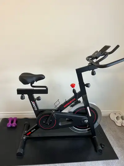 JORITO XM16 with Spin Pedals - Mat and 3lb weights included!! Peloton-style indoor exercise bike in...