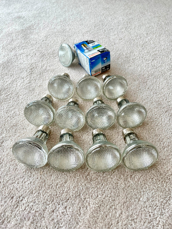 PAR 20 Flood light bulbs 50W Philips 1 Halogen39W Sylvania All$5 in Outdoor Lighting in Calgary - Image 2