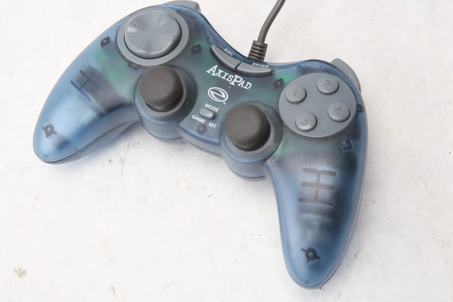 Axispad Colors FX Wired USB Game Controller 8 Button Joystick in PC Games in Regina - Image 3