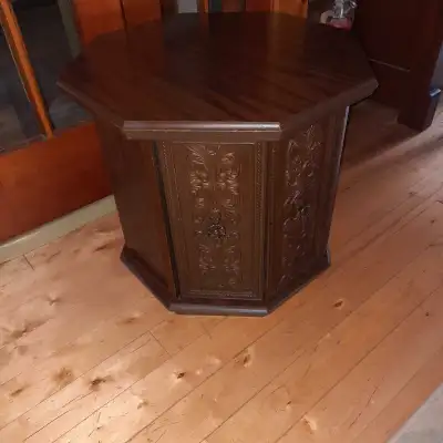 Octagon Cabinet Like New/ Perfect Condition. 24" X 24" X 30" H.