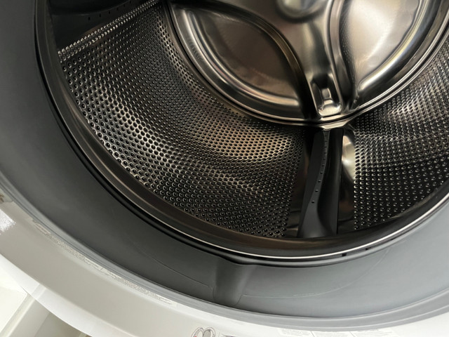 5.2 CuFt Electrolux Front Load Washer w/ Steam + Pedestal in Washers & Dryers in Annapolis Valley - Image 4