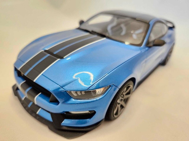 Shelby GT350R Grabber Blue 5.2L Voodoo Ford Mustang 1:18 Rare in Arts & Collectibles in Kawartha Lakes - Image 2