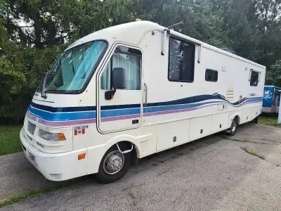 À VENDRE! MOTORISÉ SOUTHWIND 1995 (33 pieds de pur bonheur!)✨ Beau, bon et pas cher! Voilà ta chance...
