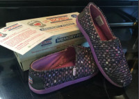 BOBS - Girls Size 2Y - Excellent Condition, almost brand new.