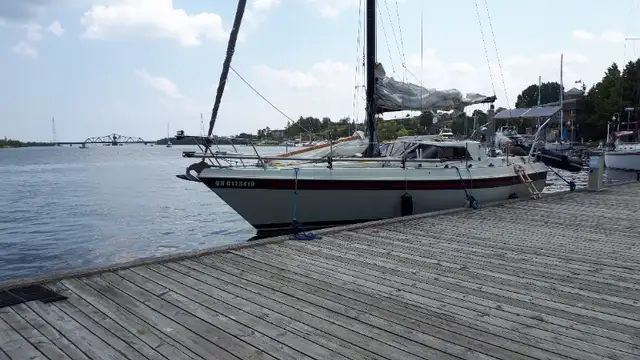10.5M PILOT HOUSE TANZER SAIL BOAT in Sailboats in Owen Sound - Image 6