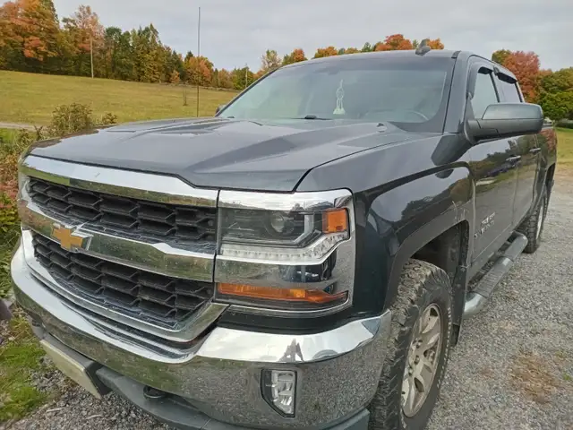 2018 Chevrolet Silverado 1500 4WD Crew Cab short boxCA$25,000