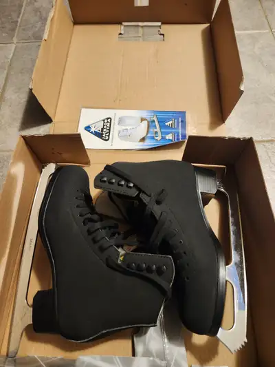 Figure skates - Jackson, View more