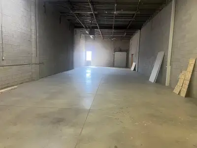 Industrial Warehouse space for RENT/LEASE in Mississauga 3200 Sqft. No office, Only Warehouse Space....