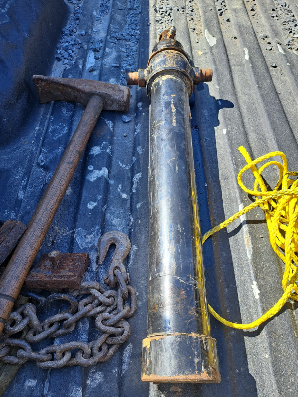 7 ton hydraulic cylinder in Heavy Equipment in Corner Brook