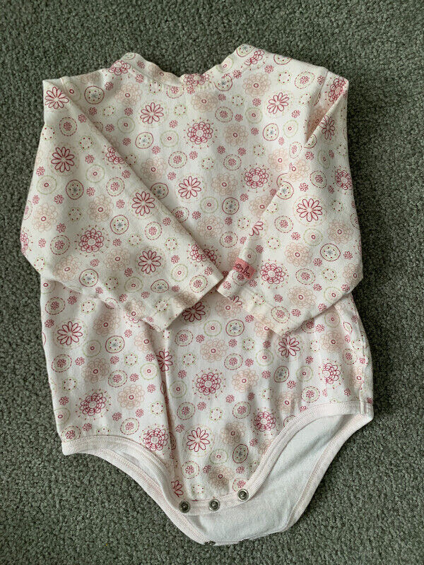 Size 18-24 months toddler girl onsies in Clothing - 18-24 Months in Ottawa - Image 3