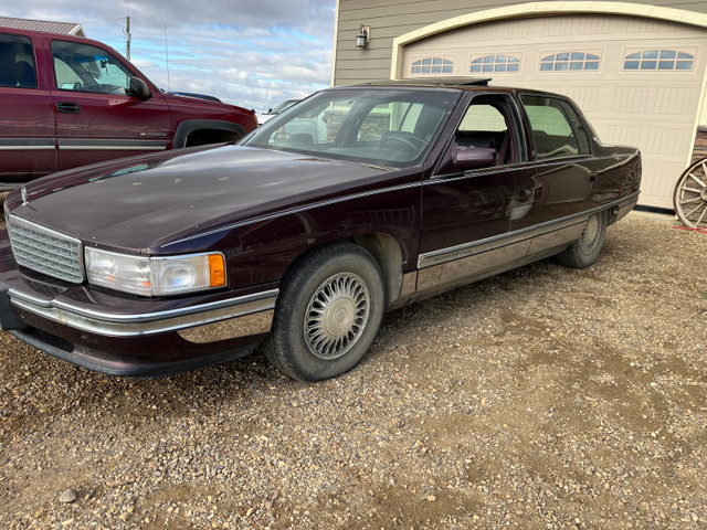1995 Cadillac Deville  in Cars & Trucks in Calgary - Image 4