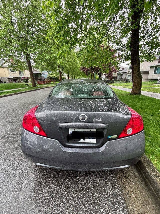 2012 Nissan Altima coupe in Cars & Trucks in Vancouver - Image 2